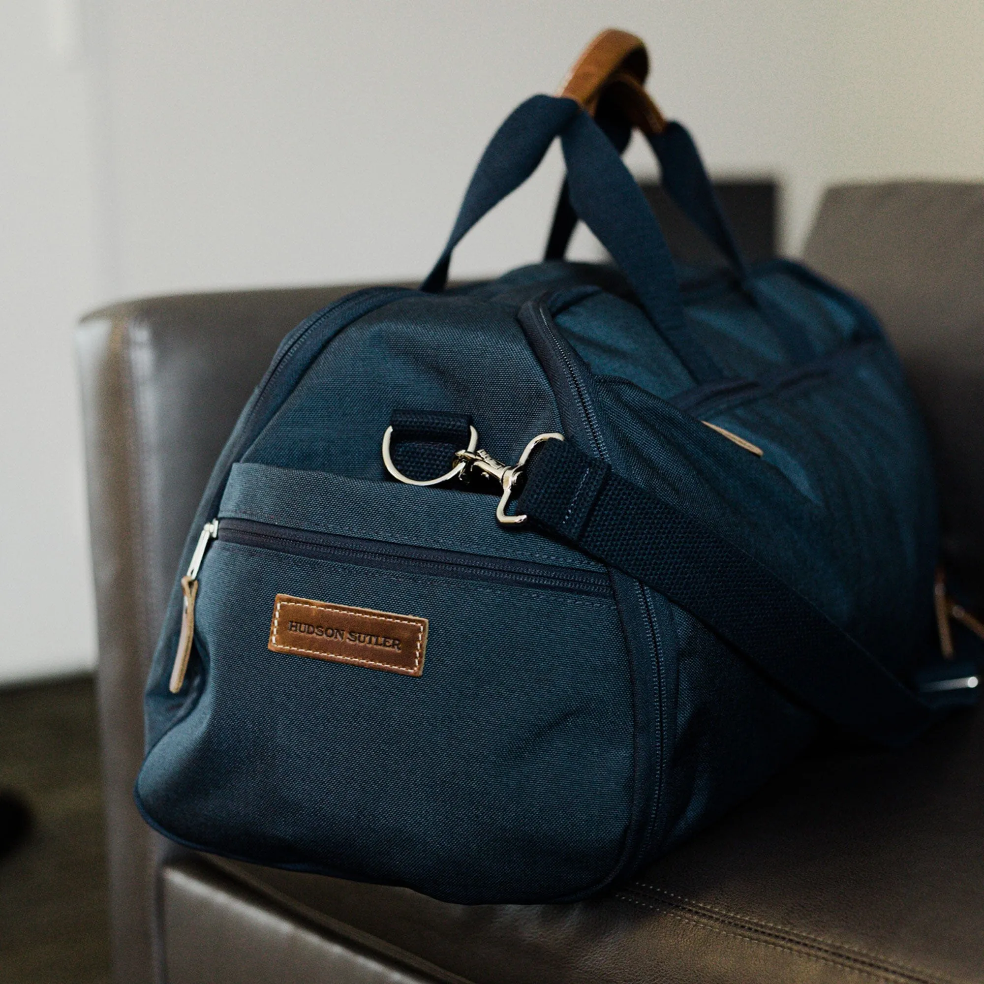 Large Garment Duffel Bag- Navy/Navy